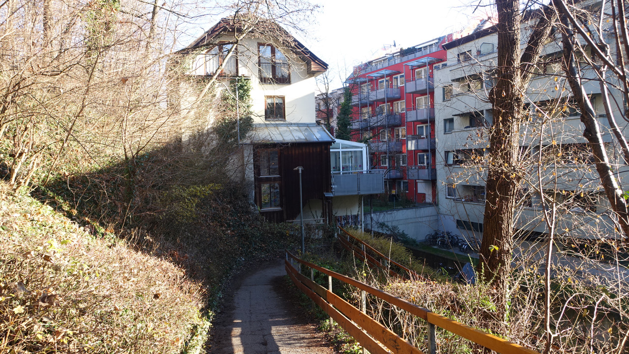 2024.12.17 Rösslsteig-Kehre vor Haus Nr. 30