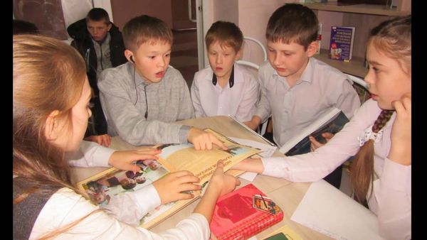 Мы все читаем фантастику а также смотрим фильмы о будущем и Мы все читаем фантастику а также смотрим фильмы о будущем и