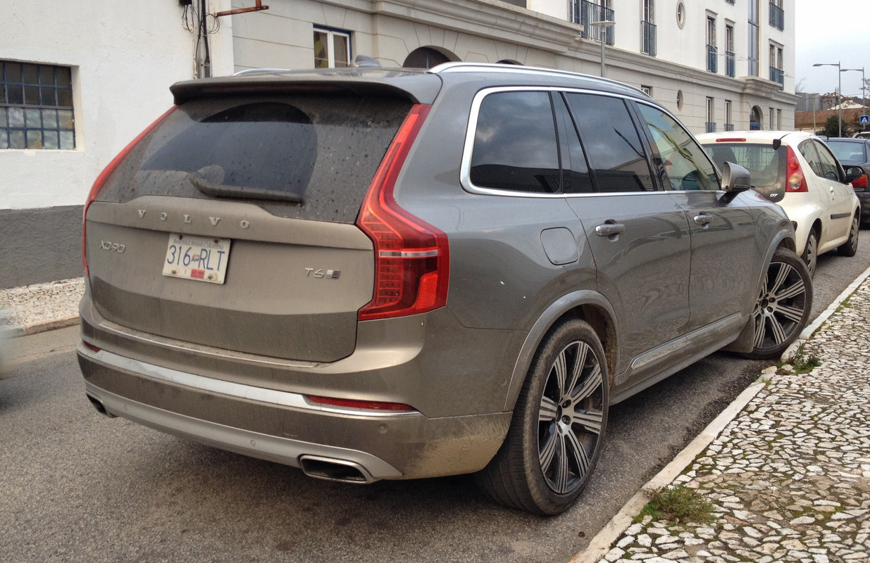 IMG-8890-us-spec-volvo-xc90-t6-mk2-r-design.jpg