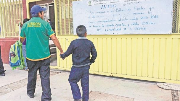 Escuelas dignas en el Estado de México: Entregan material para mejorar los planteles