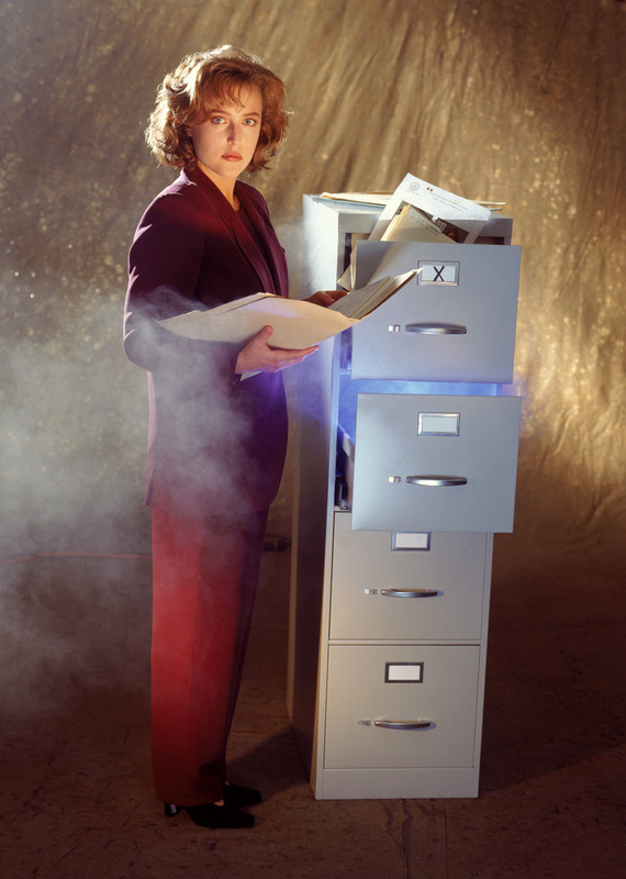 X_Files_S1_Gillian_A-2