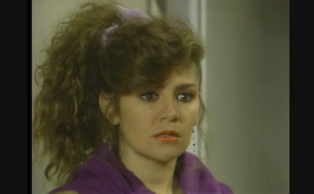 https://i.postimg.cc/65wSXzMV/Pasionaria-Episodio-021-14-42-42.jpg