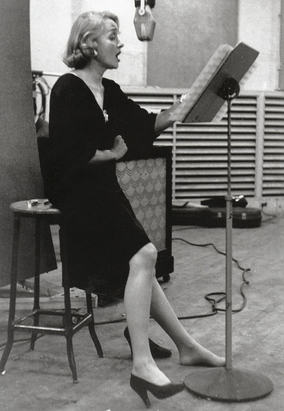 Marlene_Dietrich_d81