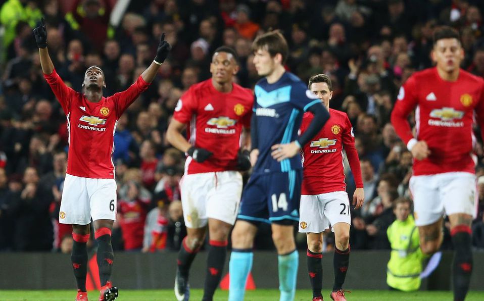 Manchester United firma millonario acuerdo con el blockchain Tezos