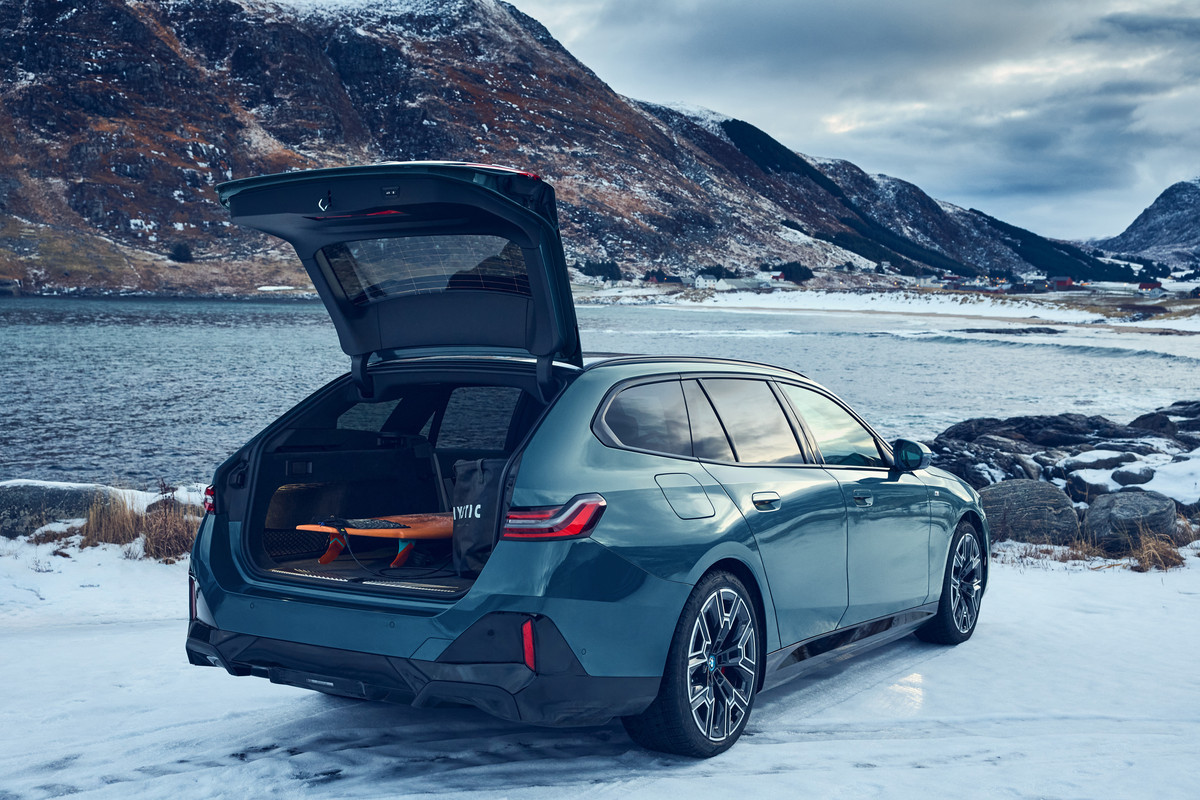 P90537347_highRes_the-new-bmw-i5-edriv