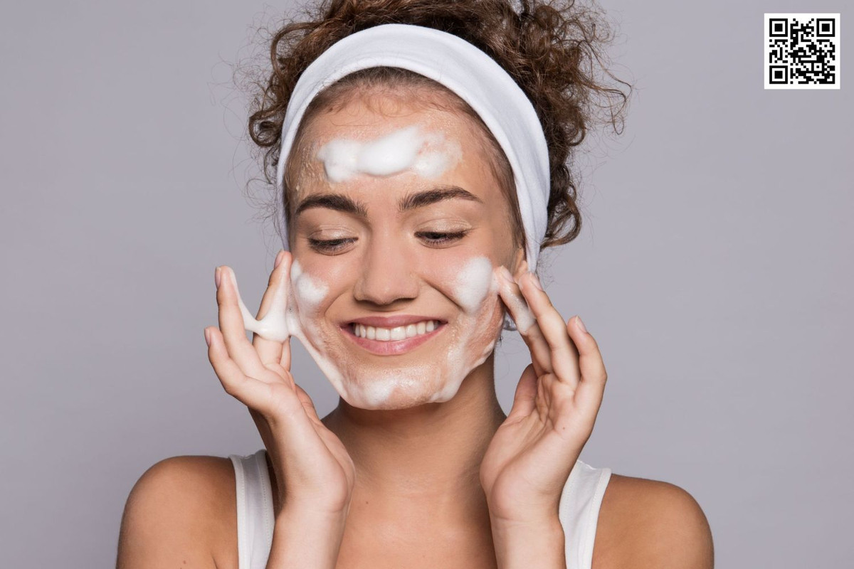 How to Choose the Right Cleanser for Your Skin?
