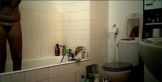 [Image: Voyeur39445134628.jpg]