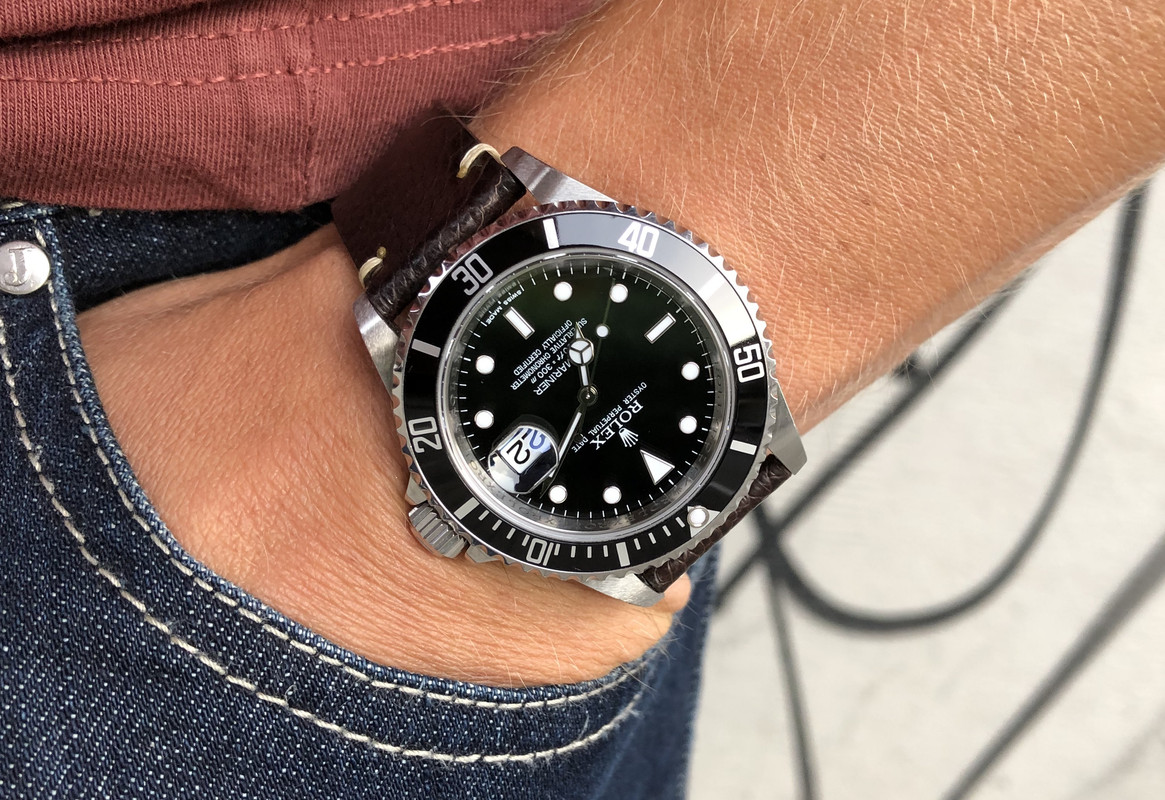 Rolex-Submariner-16610-03.jpg