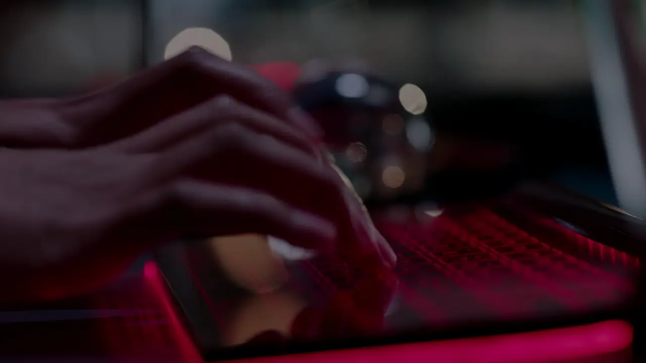 Upload.S01E01.Benvenuto.nell.Upload.2160p.WEBRip.ITA.ENG.DDP5.1.Multisub.HDR.x265-BlackBit[screensho