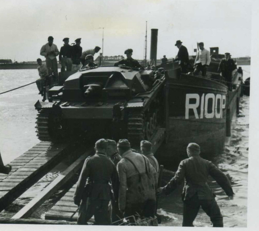 Sturmgeschütz StuG III Sd.Kfz. 142 auf Siebelfäh