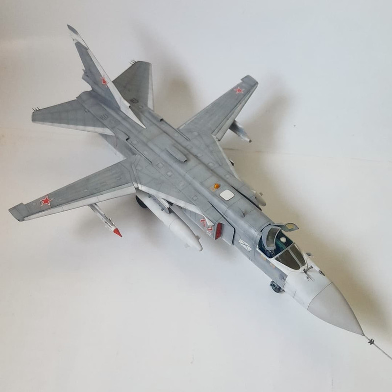 Sukhoi Su-24 Fencer D Zvezda 1/72 - Ready for Inspection