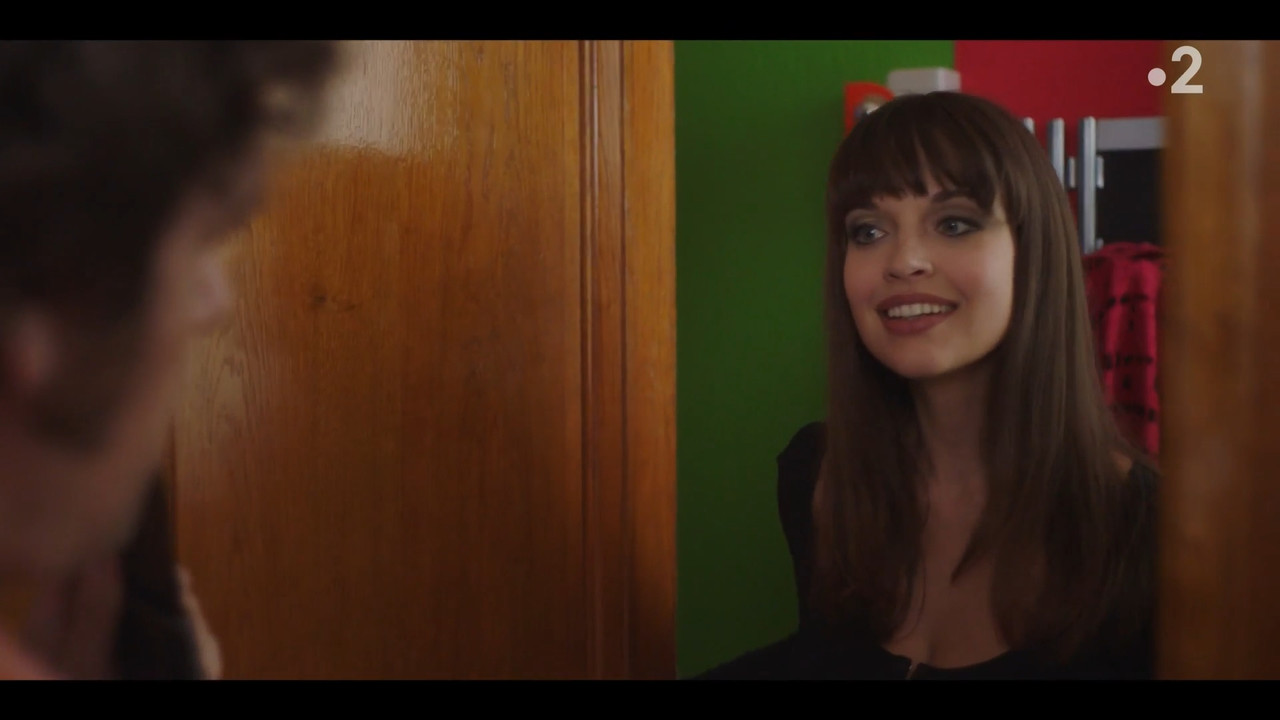 2022-05-13_21_10_Fr2_Les-petits-meurtres-d-Agatha-Christie-70-s_3x2_La-chambre-noire.mp4_snapshot_15