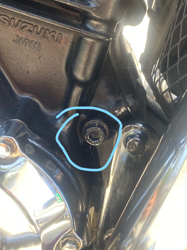Oil leak from 1994 VS800 Intruder - right side, but only while running -  Intruders-Alert