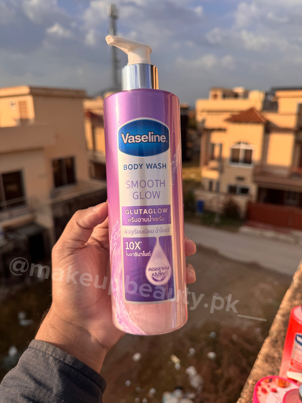 Vaseline Glutaglow Smooth Glow body wash 425 ML.
