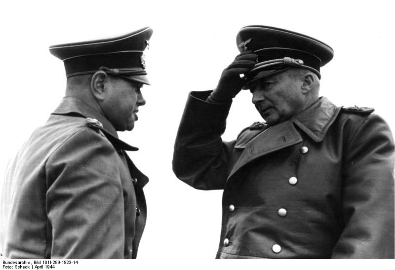 Recorrido por el Muro Atlántico por Felix Schwalbe y el mariscal de campo Günther von Kluge en abril de 1944