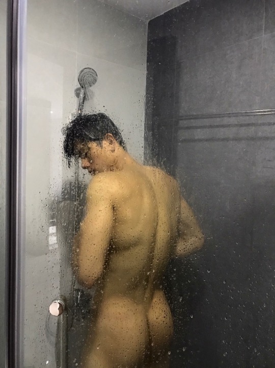 Tập gym cho đẹp chỉ để chụp hình sexy!