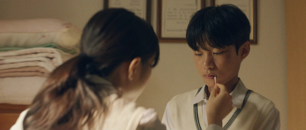 Siren's Kiss 2026 WebRip Season 1 [Hindi + English] 480p 720p ESub Screenshot
