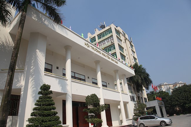 Hoi truong Nguyen Van Dao by Bui Tuan