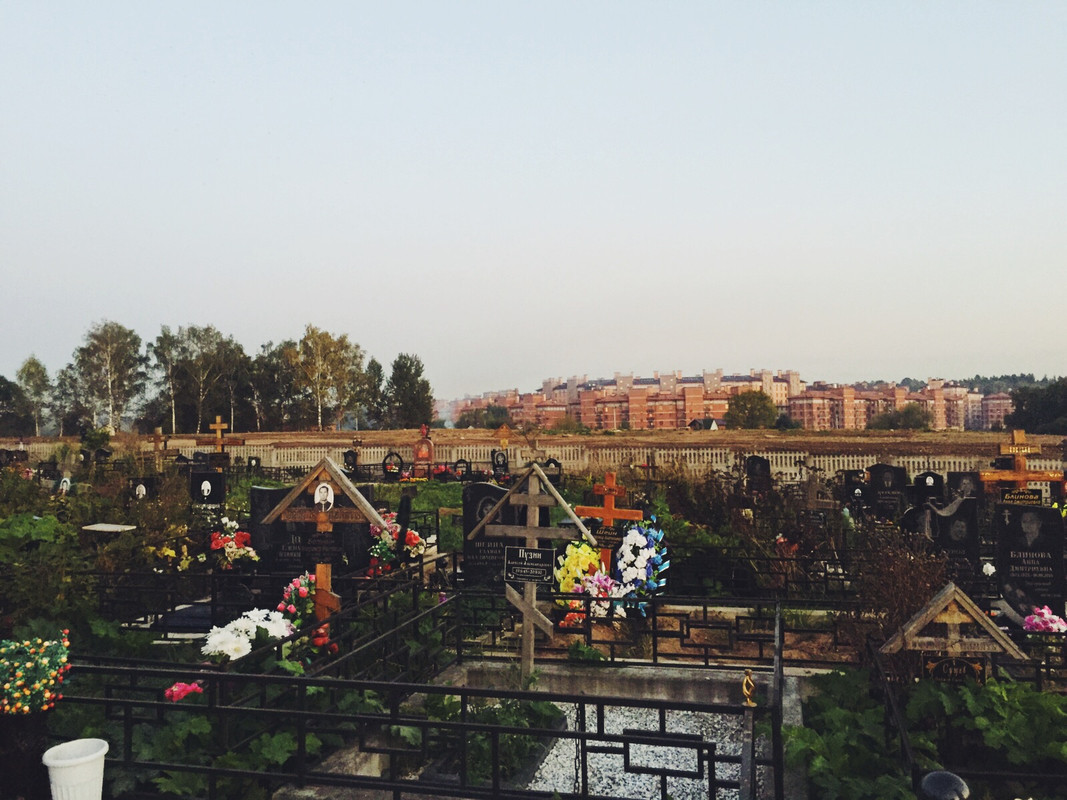 Дом построен на кладбище