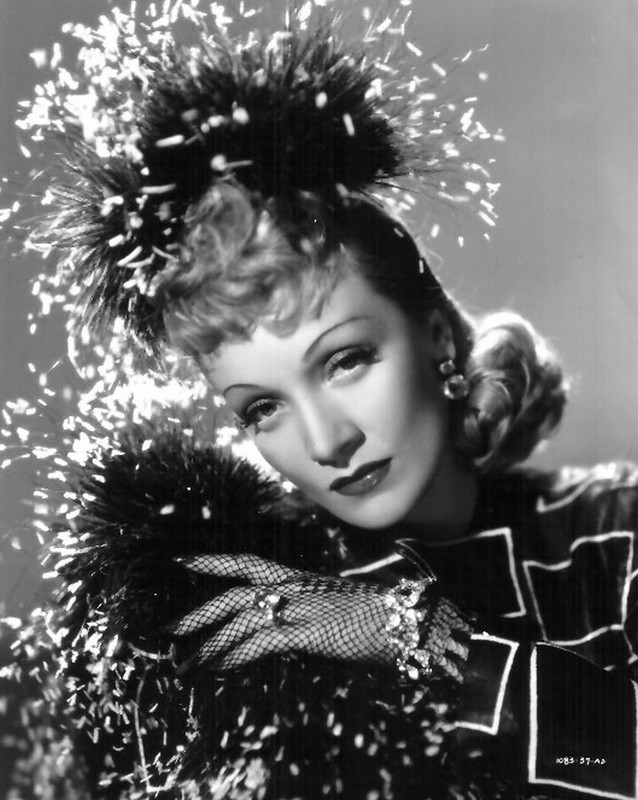 Marlene_Dietrich_d57
