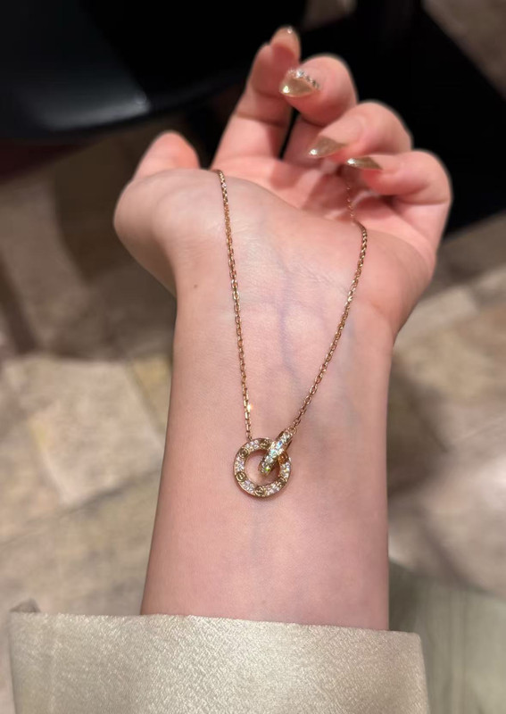 Bvlgari style pendant necklace
