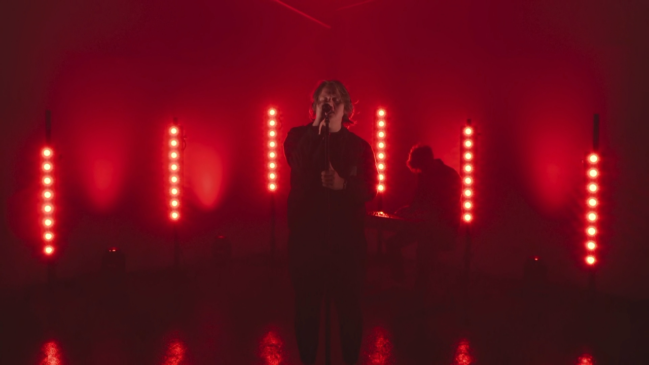 4.Lewis Capaldi - Before You Go(2020 MTV VMAs,aug 26)(FEED-1080i-MPA2.ts_20200831_094340.798