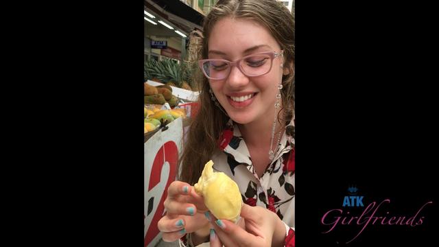 EKoshka - ATKG!rlfr!3nd$ - 091119 HD.mp4_snapshot_06.46.766