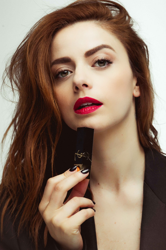 Annalisa nuovo volto di Yves Saint Laurent Beauty 