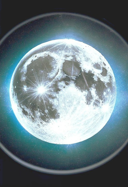 efecto Luna Llena deslumbrando al ocular de un telescopio