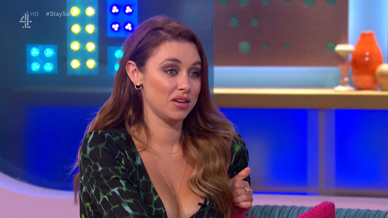 Una Healy 160820.mp4_snapshot_04.51_[2020.08.16_21.48.33]