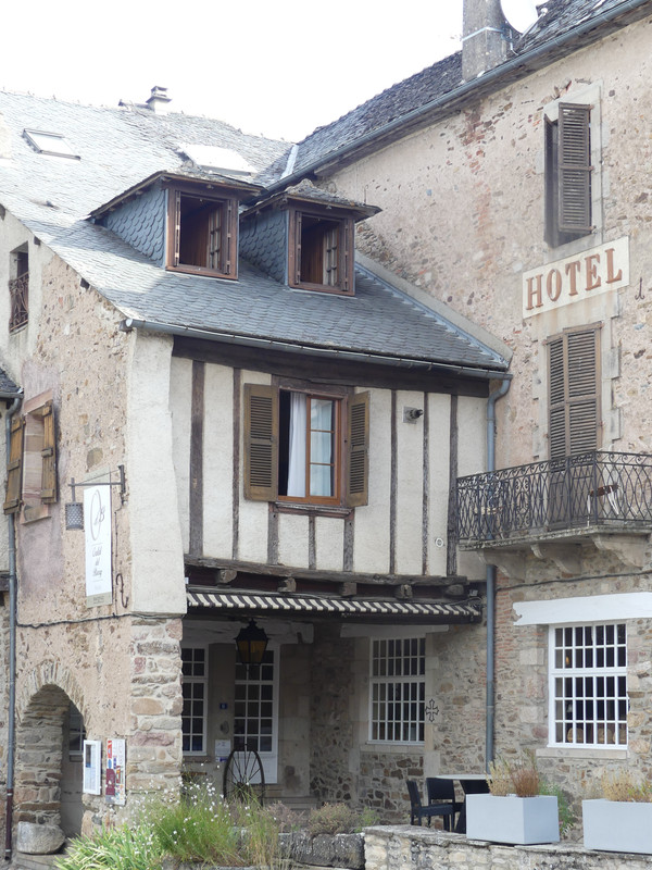 12 aout Visite Forteresse de Najac et Village de Bruniquelle (39)