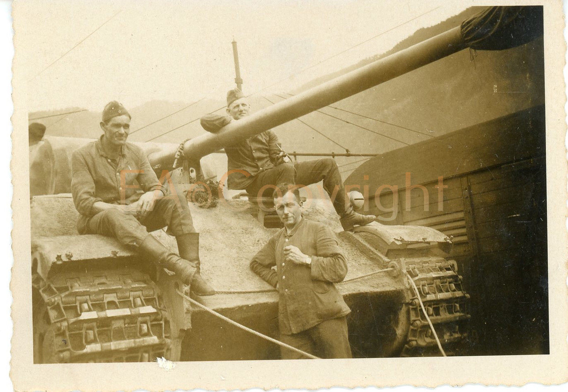 Russland Ukraine Kämpfe Panther Panzer Tank Foto