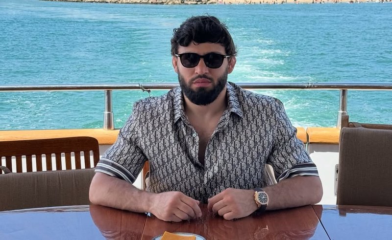 Руските данъчни погнаха и Арман Царукян