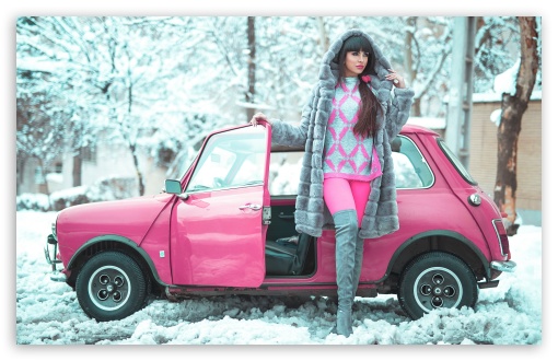 Rayons de soleil !  - Page 17 Beautiful-girl-winter-pink-retro-small-car-t2