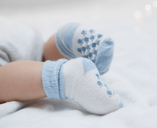 Jakie skarpetki dla noworodka do szpitala? Baby_socks