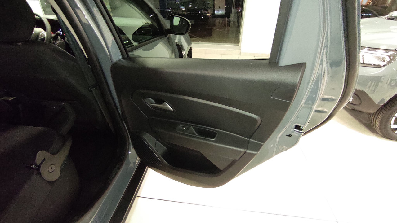 Interior (7)