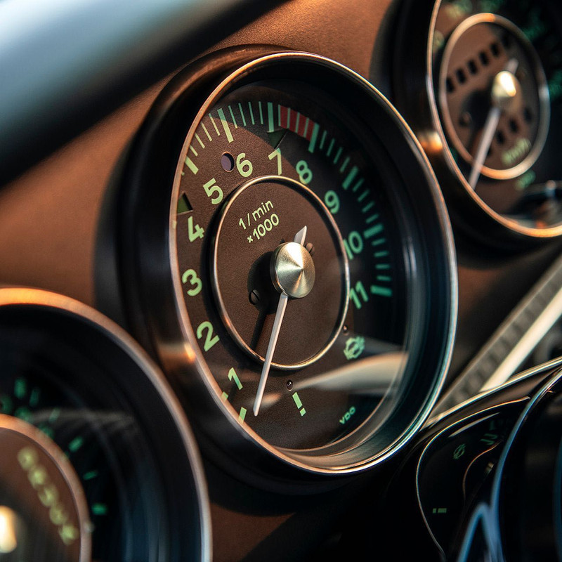 Singer-Vehicle-Design-Suisse-Commission-17.jpg