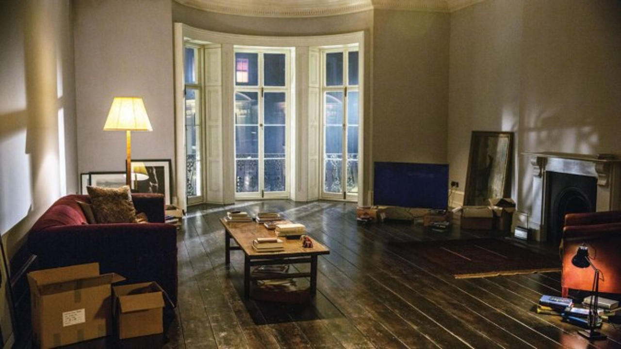 james_bond_home