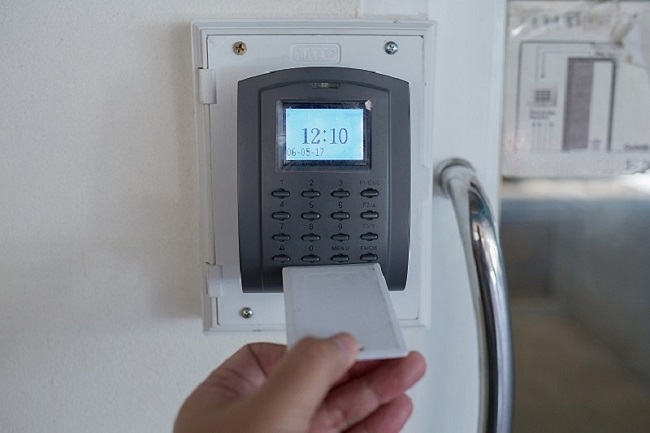 Time Clock: Should You Be Using It For Your Small Business? Time Clock: Should You Be Using It For Your Small Business?