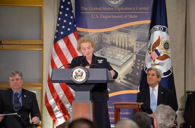 Genocida Madeleine Albright