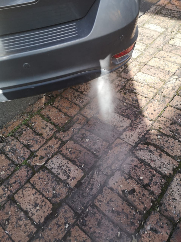 HUMO ENEL TUBO DE ESCAPE