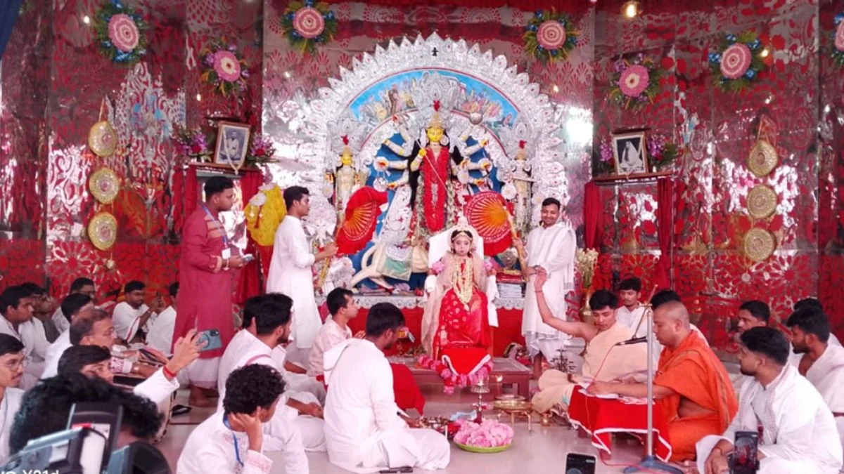 ফরিদপুরে রামকৃষ্ণ মিশনে কুমারী পূজা অনুষ্ঠিত