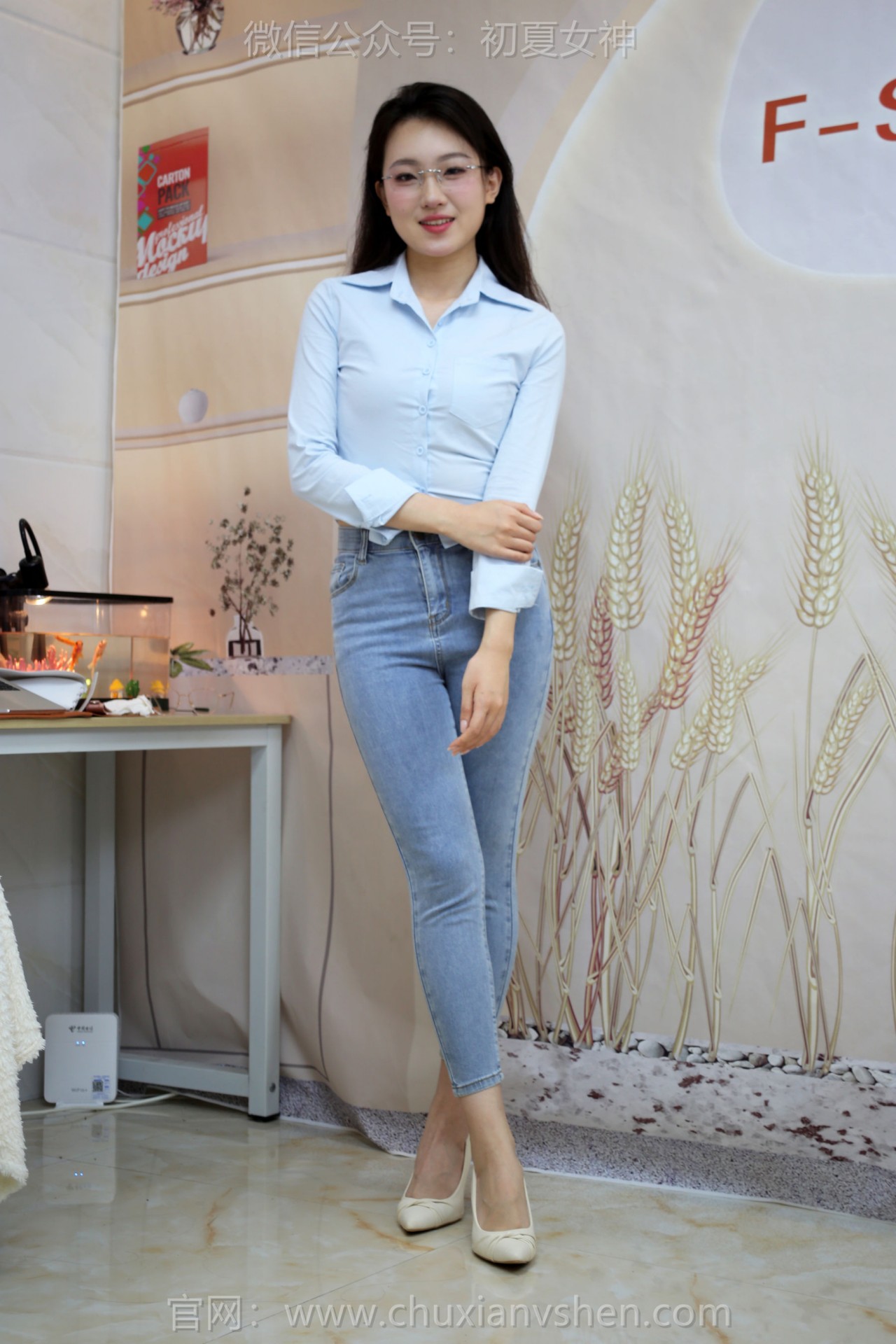 夏小小nude《初夏女神》写真，室内的，清新与优雅的双重享受插图1