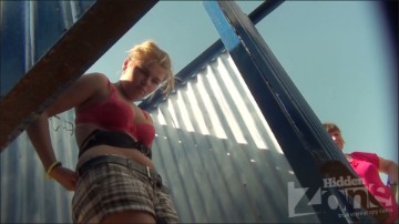 [Image: Voyeur61035123347.jpg]