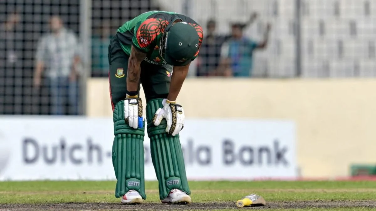 দুই বলে ২ উইকেট হারিয়ে বিপদে বাংলাদেশ