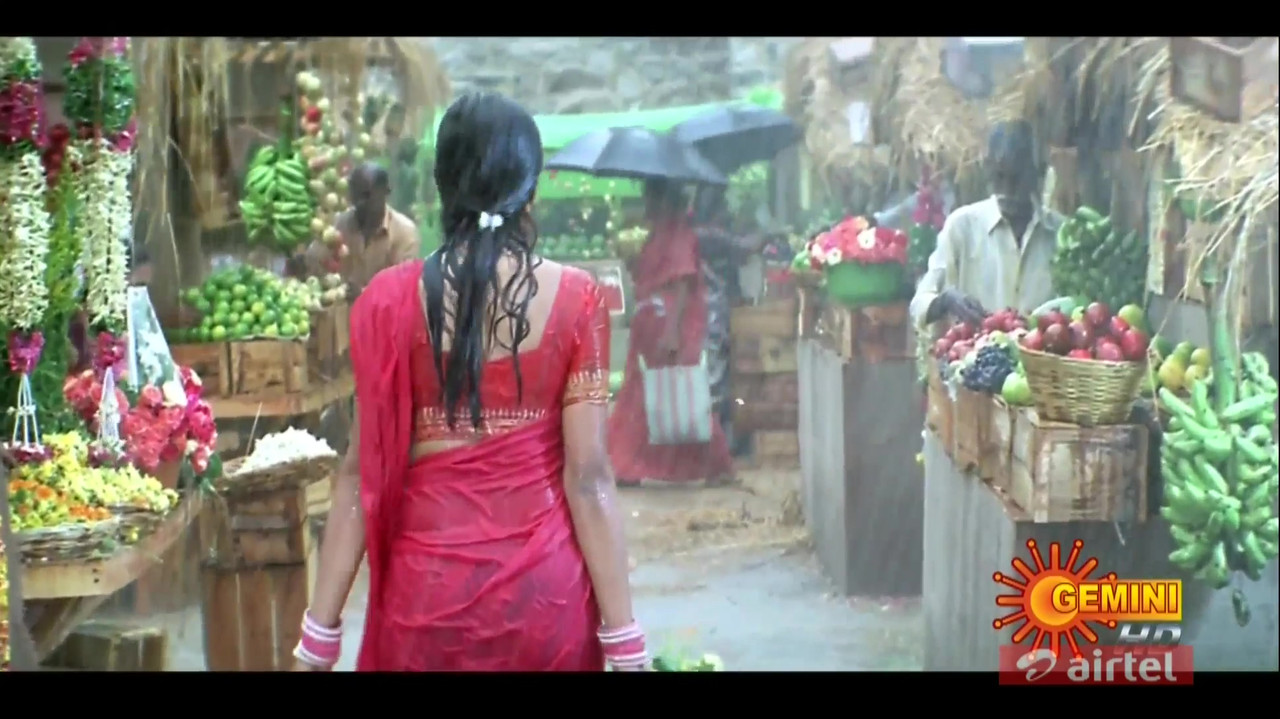 Trisha Hot & Sexy Compilation - Varsham.mp4_20200714_181112.928