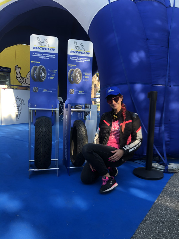 D9099018-2FDF-4574-BC19-B8B91C575011