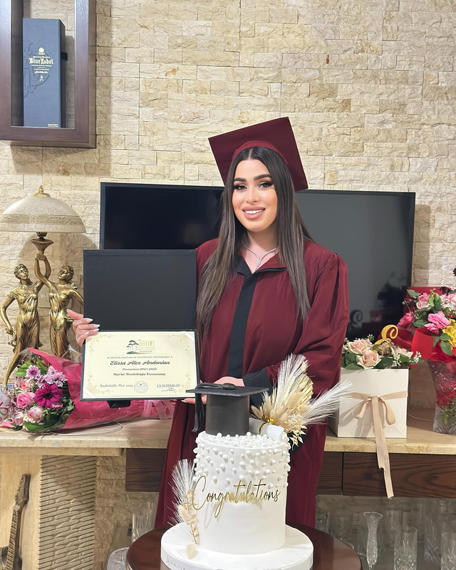 صور إليسا أندونيان مثيرة 2025 | إليسا أندونيان نار - لقطات عري 2026! Elissaandonian-1756222784072