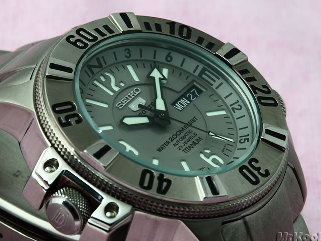 Seiko atlas deals titanium
