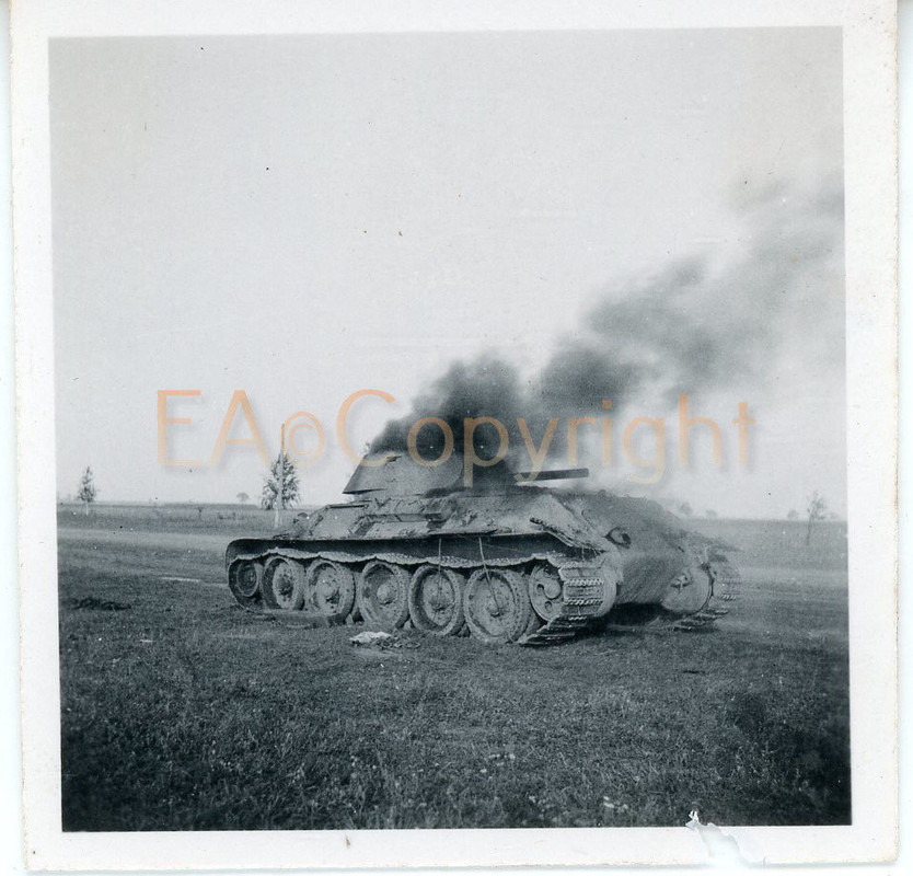 Kämpfe Panzer Tank Ukraine Russland T34 Foto